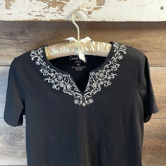 CORAL BAY Embroidered Floral Design Ladies Top Blouse Size Petite Small Black - Picture 3 of 5